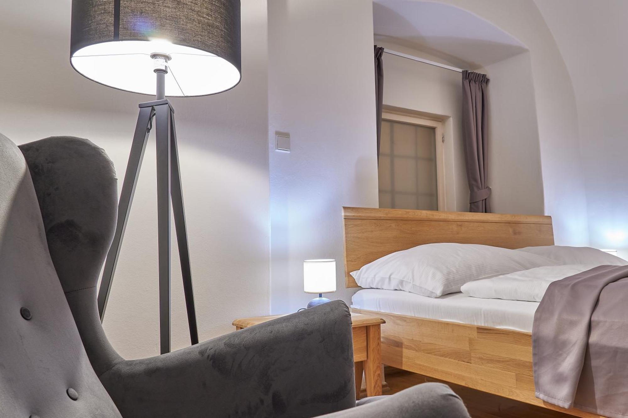 Hotel U 3 Pstrosu Prag