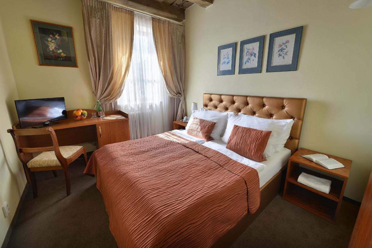 Hotel U 3 Pstrosu Prague